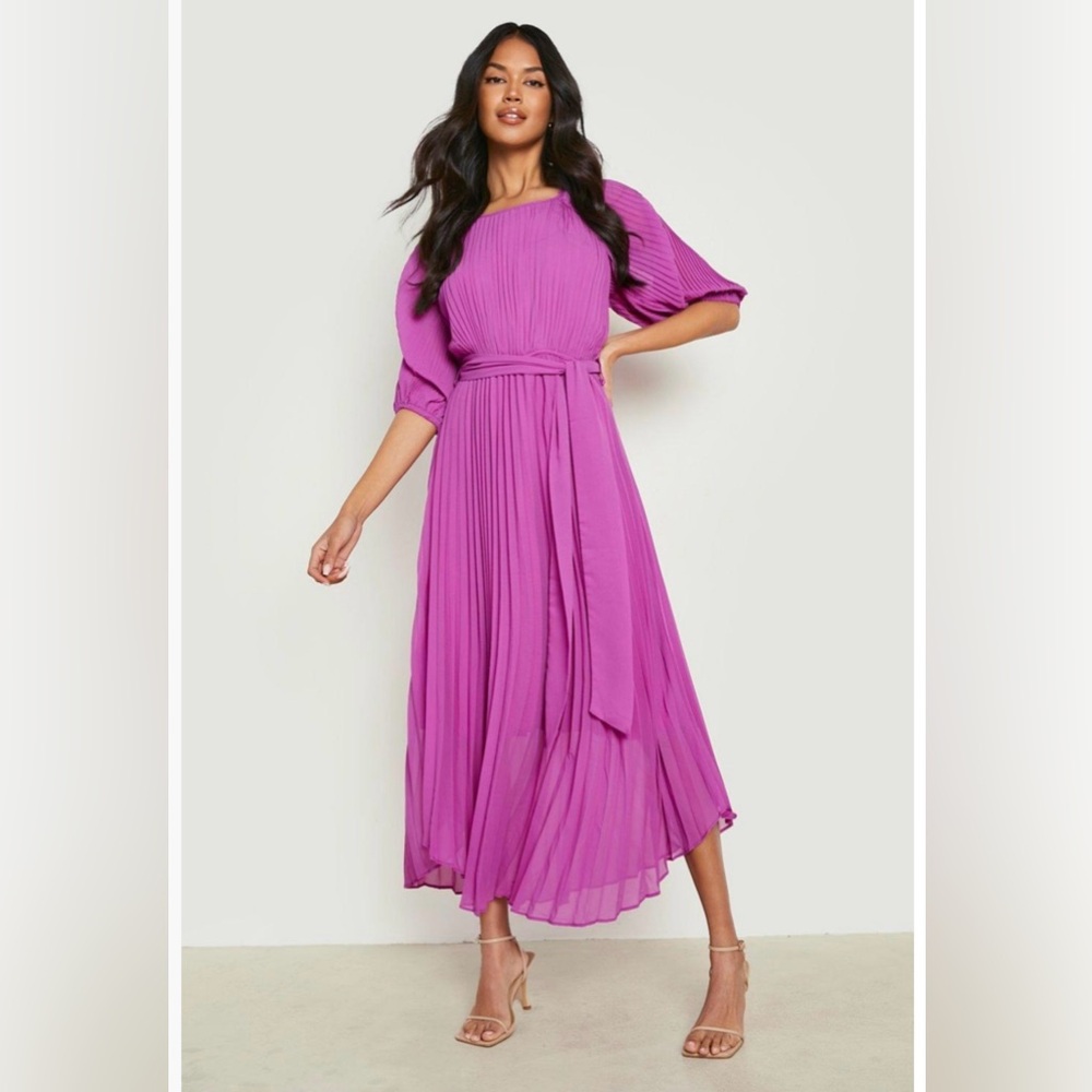 NWOT Boohoo Pleated Puff-Sleeve Midi Dress